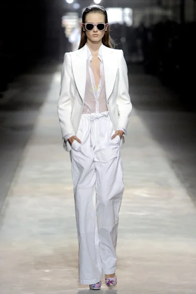 Look 2